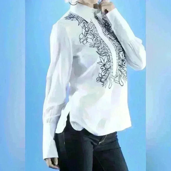 Dolce Cabo Embroidered Blouse - Picture 1 of 4